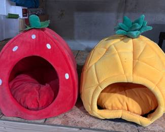 DOG BEDS