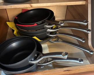 SKILLETS