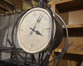 FLOOR CLOCK