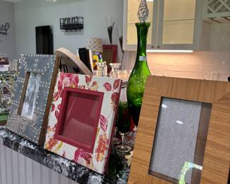 PICTURE FRAMES