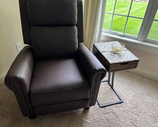RECLINER