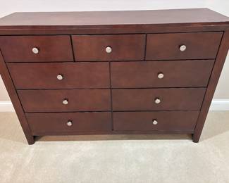 DRESSER