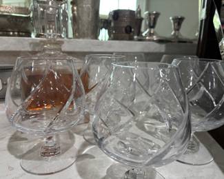 DECANTER AND 6 BRANDY STEMWARE
