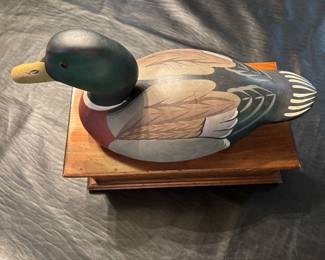 COVERED DUCK BOX