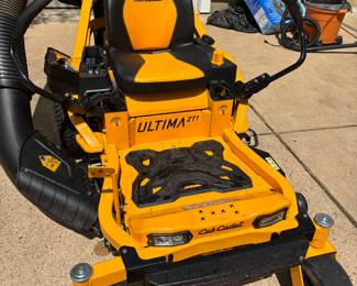 ZT1 - KAWASAKI ENGINE - DOUBLE BAGGER IS ADDED FEATURE - - VERY CLEAN - LOOKING FOR A VERY RESPECTABLE OFFER