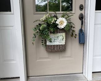 FRONT DOOR DECOR