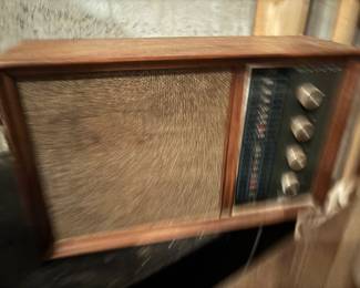 VINTAGE RADIO