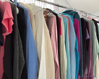 TONSOF WOMEN AND MEN'C CLOTHING