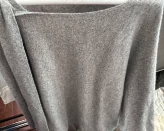 WHITE AND WARREN SWEATER