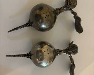 SALT AND PEPPER SHAKERS