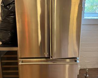 Viking 36" French-Door Bottom-Freezer Refrigerator - RVRF336. Brand New! Photo 1 of 4.