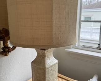 Vintage Table Lamp. Measures 18" H. Only 1. Photo 1 of 2.