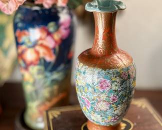 Antique Chinese Porcelain Enameled Vase