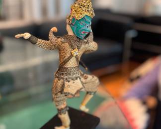 Vintage Thai Dancer Figurine. Photo 2 of 2.