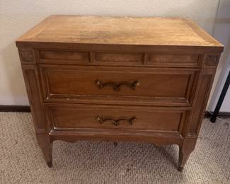 American of Martinsville Italian Neoclassical Tuscan Style Nightstands (Two)
