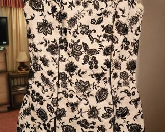 Modern vintage style dress with pantalones