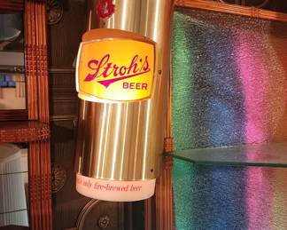 Working* Stroh's Beer canister bar sign
