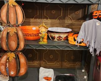 More Halloween decor