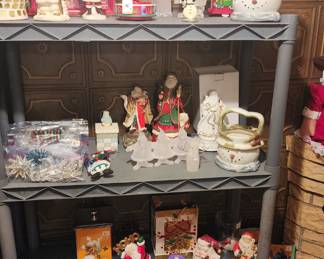 More Chrisymas decor and working lights