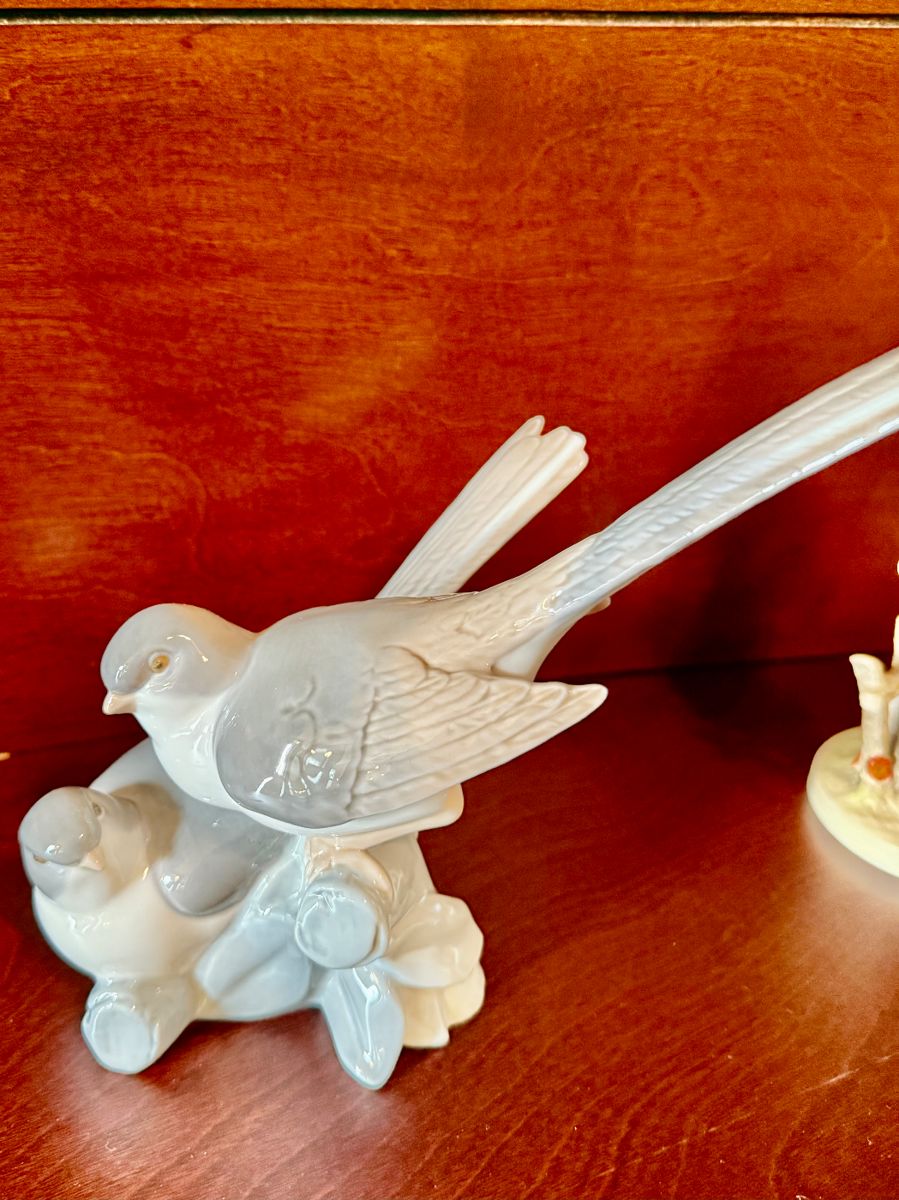 LLADRO FIGURINE #4667 BIRDS ON A BRANCH TWO PERCHED. Most have boxes