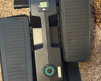 Cubii JR1, Compact Seated Elliptical Trainer, 8 Adjustable Magnetic Resistance Levels,