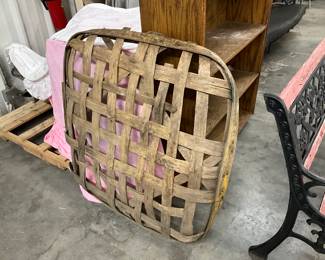 Tabacco Basket