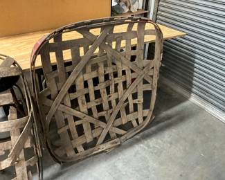Tabacco Basket