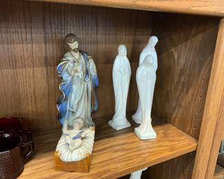 Wiseman & Baby Jesus Figurines 