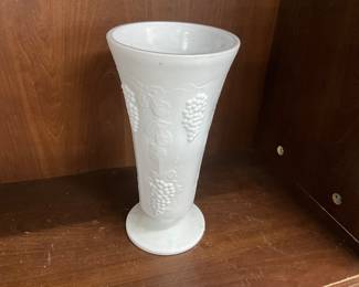White Milk Glass Indiana Colony Harvest Grape Pattern Vase 