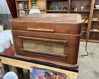 Silvertone Record Player & Radio Cabinet