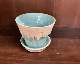 McCoy Pottery Blue Icicle Planter w/Attached Saucer