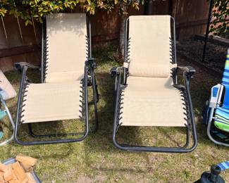 Zero gravity lounge chairs