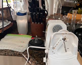 Spiralizer, knives