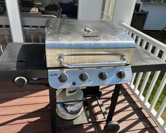CharBroil Gas Grill - Great Condition