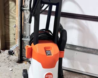 Like New! Stihl RE 80 electric pressure washer compact and lightweight.