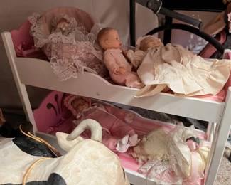 Doll bunk bed and baby dolls