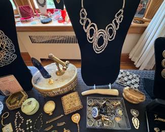 Fashion Rings & Necklaces