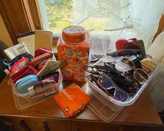 Accessories & Glasses
