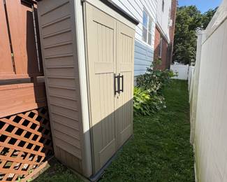 Rubbermaid Shed