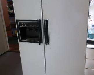 GE refrigerator 23.6 cu ft. The price is 95.00.