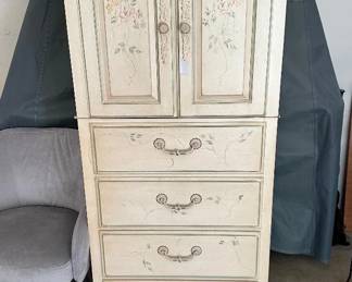 ETHAN ALLEN Dresser inPixio