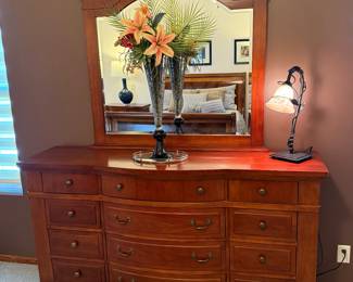BROYHILL Bedroom Set