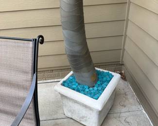 DESIGNER PALMS 9' Hand Crafted Metal Palm Tree with Concrete Planter and Coconut Lights