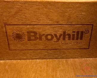BROYHILL Bedroom Set