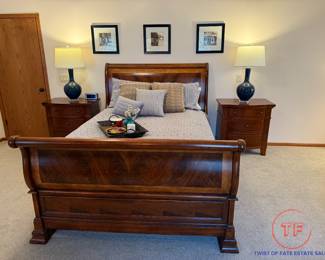 BROYHILL Bedroom Set