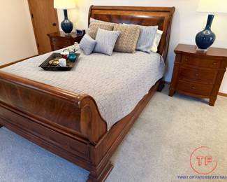 BROYHILL Bedroom Set