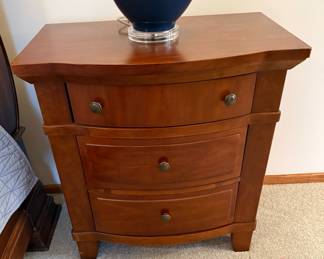 BROYHILL Bedroom Set
