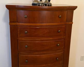 BROYHILL Bedroom Set