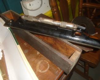 vntage machinist tool in wooden box