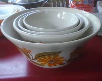 crockery nest of bowls